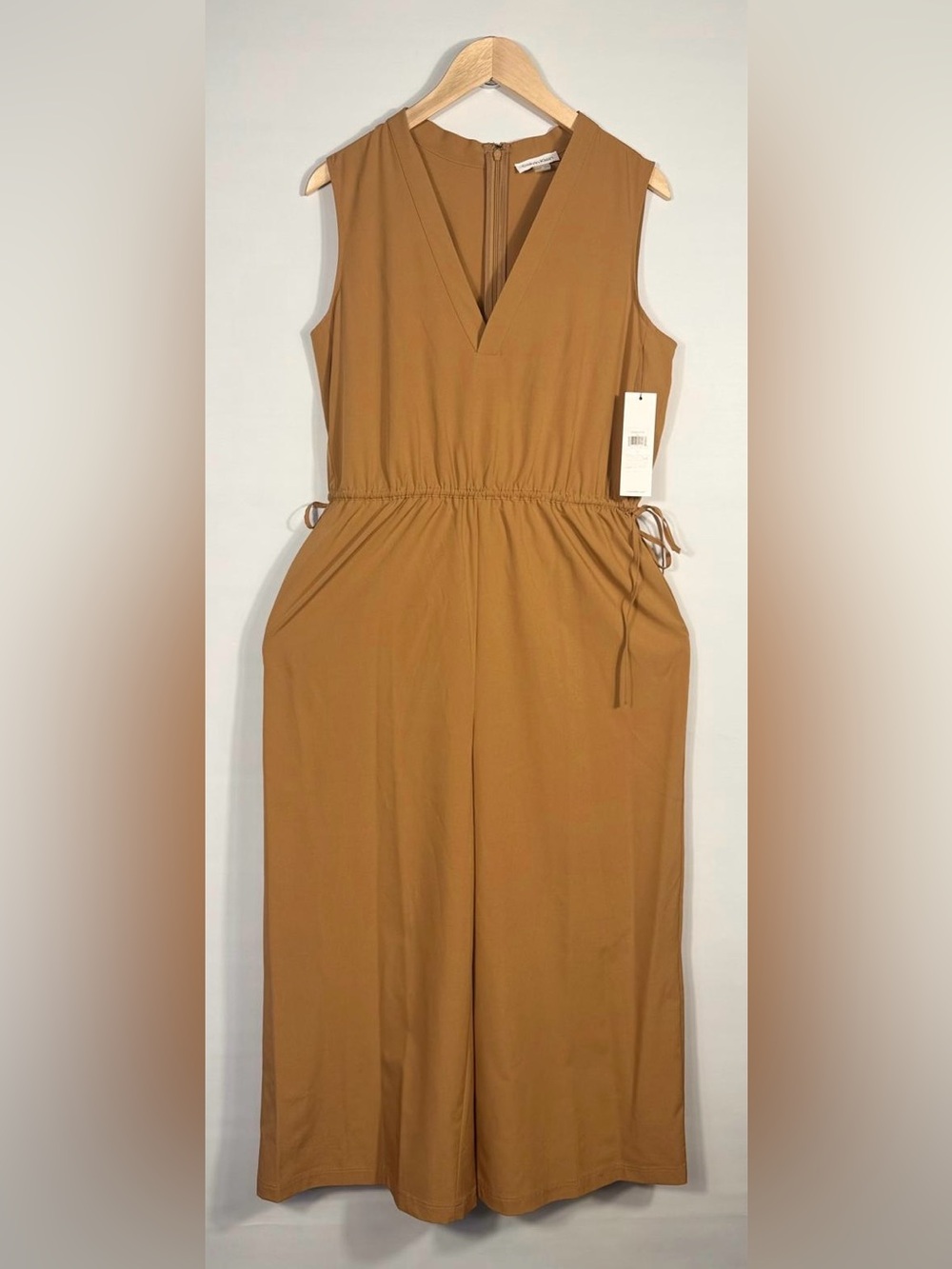 NEW Calvin Klein Women's 10 V-Neck Straight-Leg Jumpsuit • Reg Price $139 - Picture 3 of 3